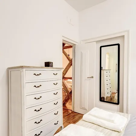 Historical Gem In Baixa Lägenhet